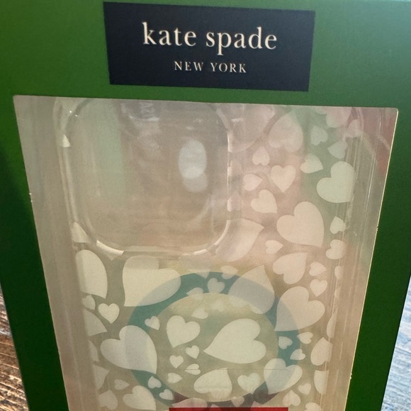 kate spade White Heart iPhone 15 pro max Case- pretty and practical🤍zoom in🤍 - Picture 6 of 6
